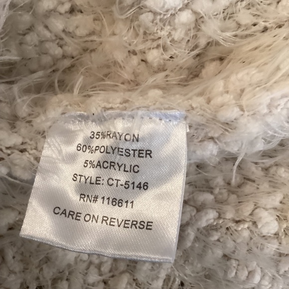 Anthropologie Amadi‎ Fringe Off the Shoulder Sweater size Medium Sooo SOFT!! - Picture 11 of 11